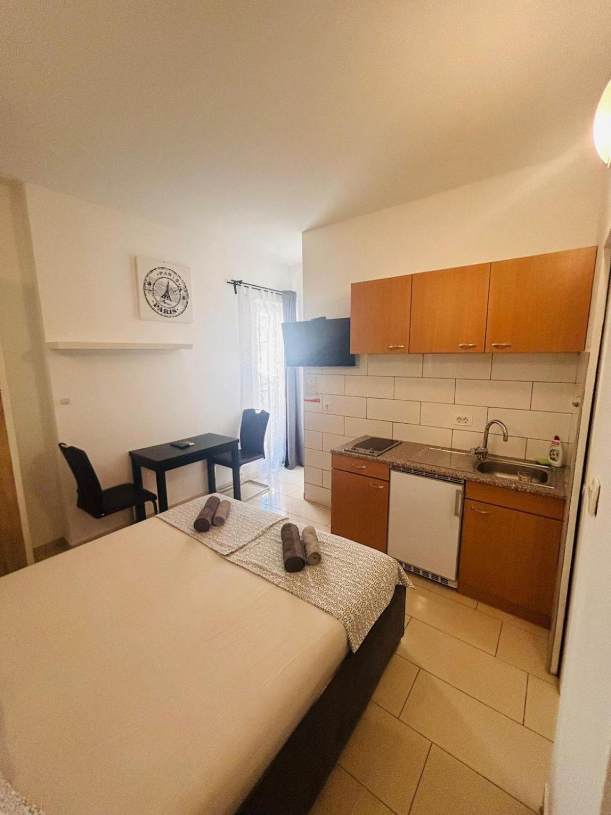 Apartment In The Center Of Pula Exterior photo